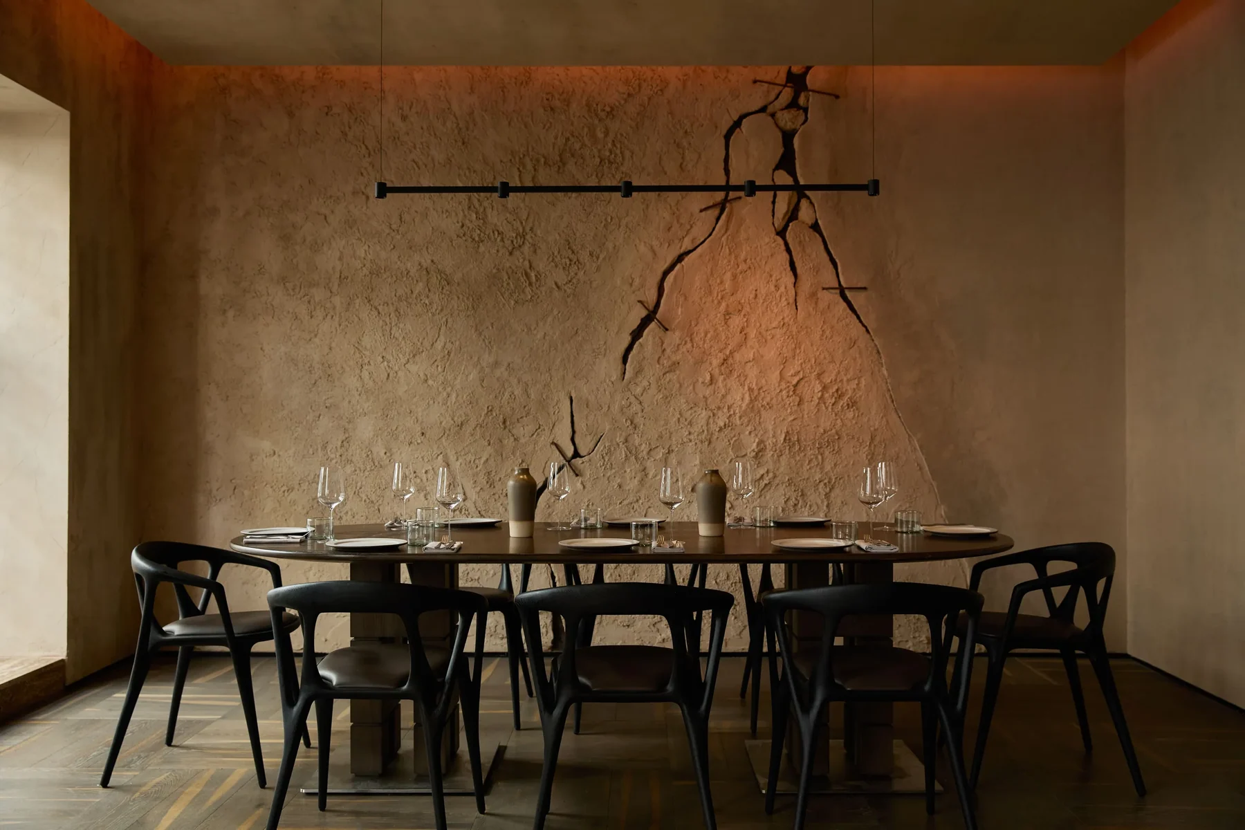 Ember & Oak – frame 09