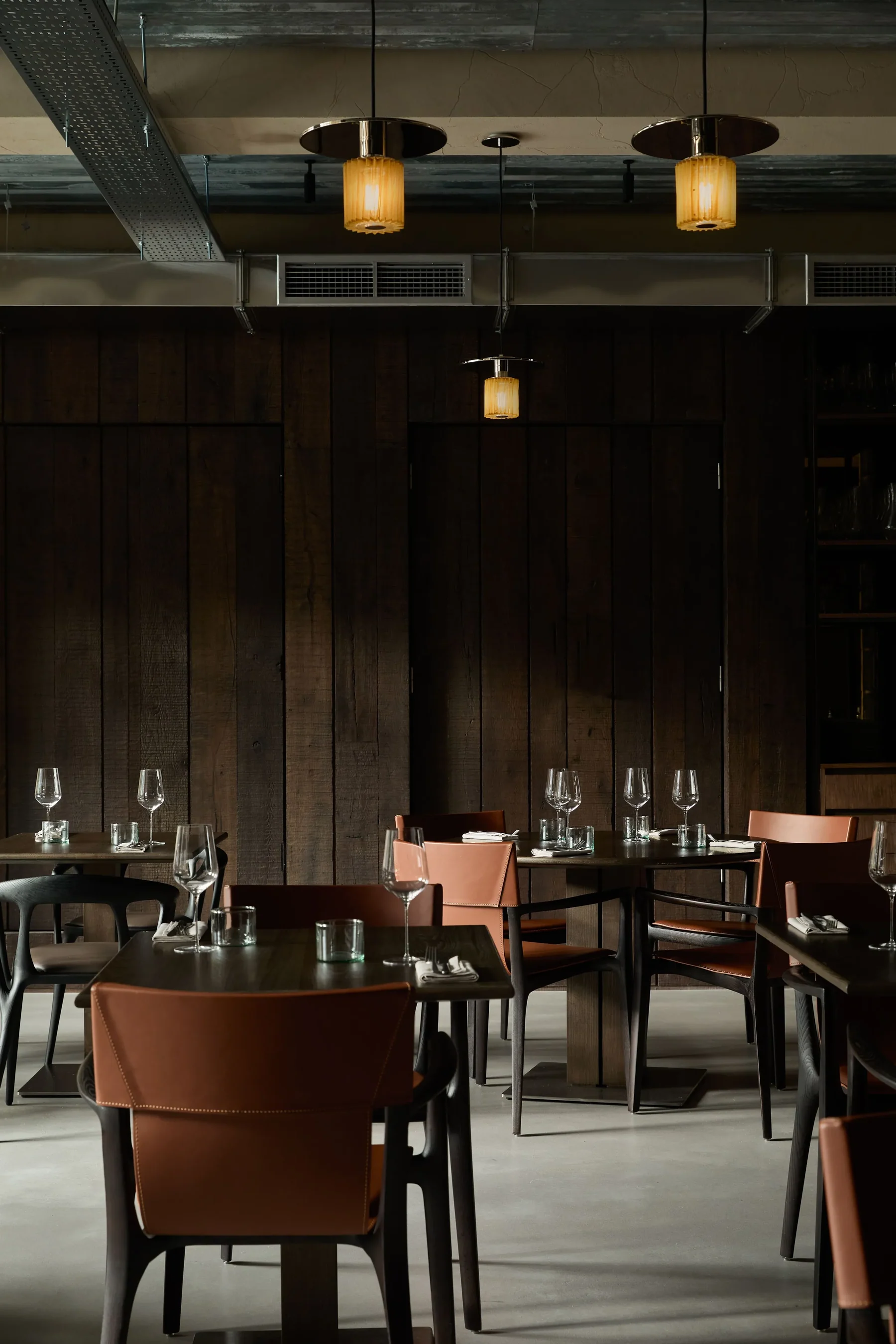 Ember & Oak – frame 10